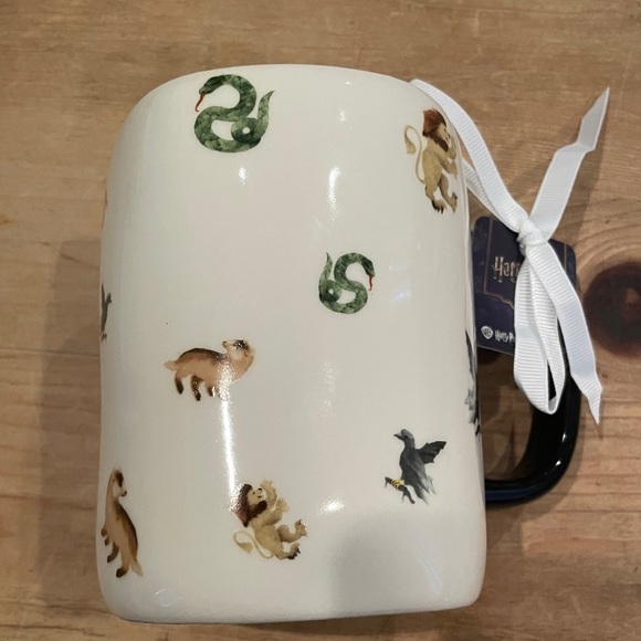 NWT Harry Potter Rae Dunn Hogwarts Mug 4 Houses 2024 Release Collectible - Picture 1 of 5